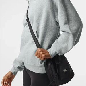 NWT ALO Yoga Utility Cross Body Bucket Bag- Black